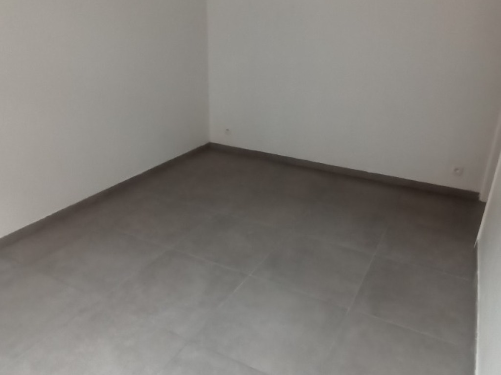 rue Louis Formatin - 3 - - 4860