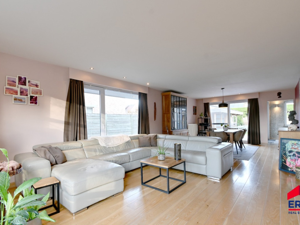 Veldbiesstraat - 17 - - 9900