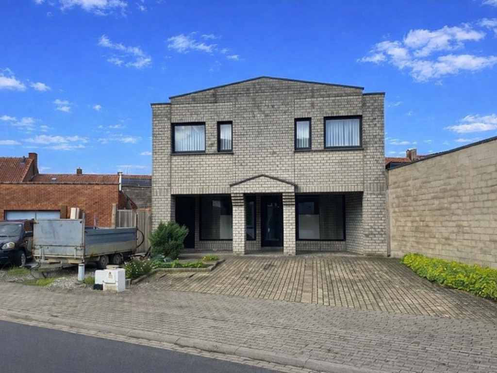 Oude Tramweg - 76 - - 8560