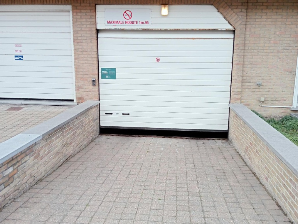 A. Ruzettelaan - 97 - 99 - Garage 47 - 8370