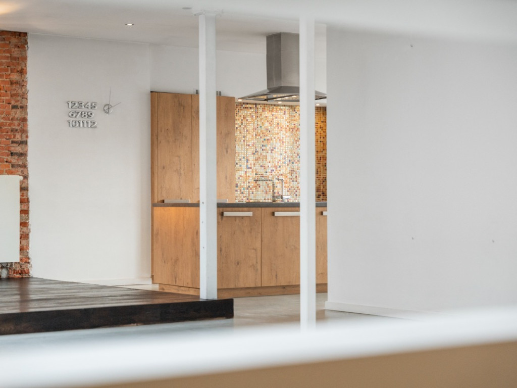 Stationsstraat - 77 - bus 4 - 9100