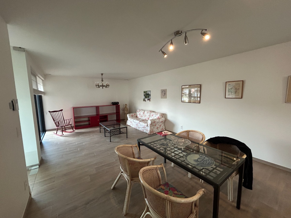 Leopoldlaan - 28 - bus 1 - 3900