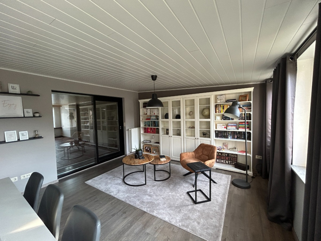 Grachtstraat - 1 - - 3900