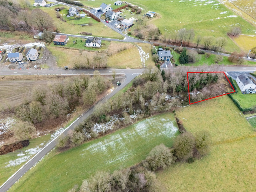 Rue des Longs Prés - LOT 1 - - 6680