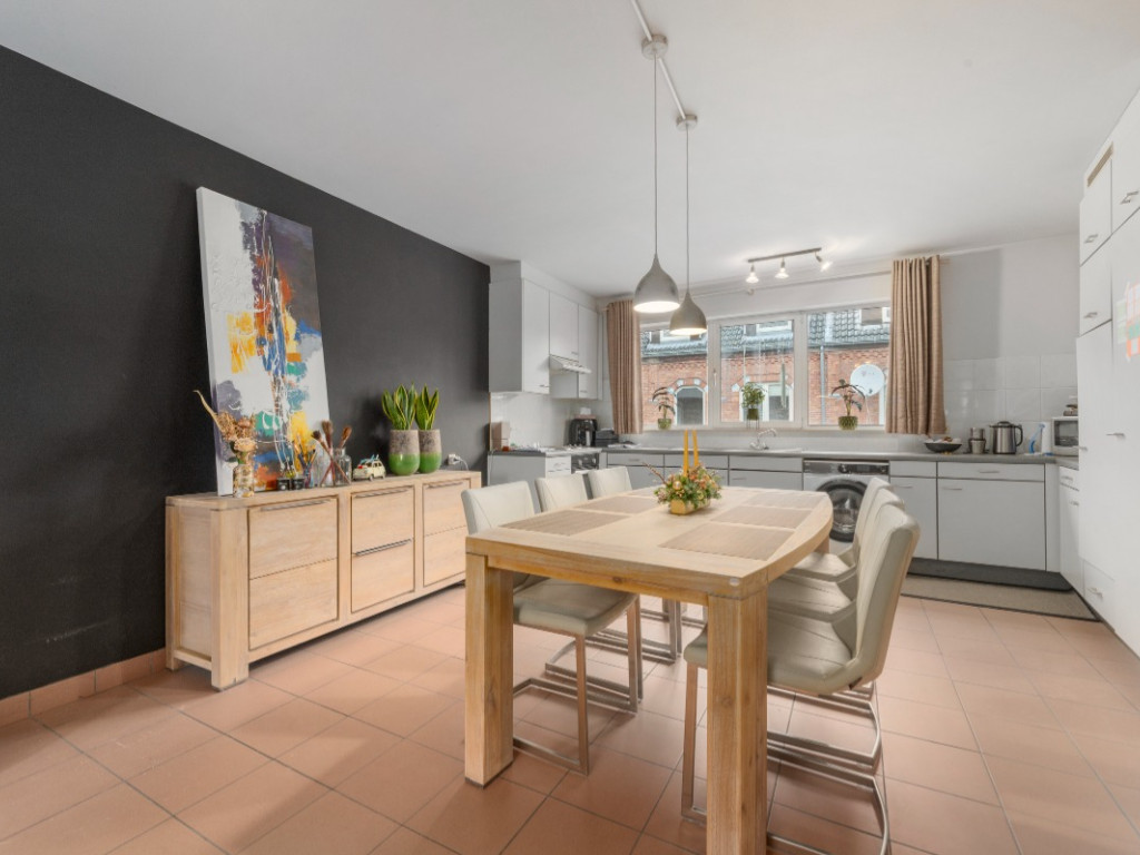 Stationsstraat - 95 - - 9280