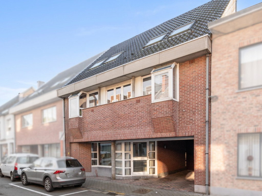 Stationsstraat - 93 - - 9280