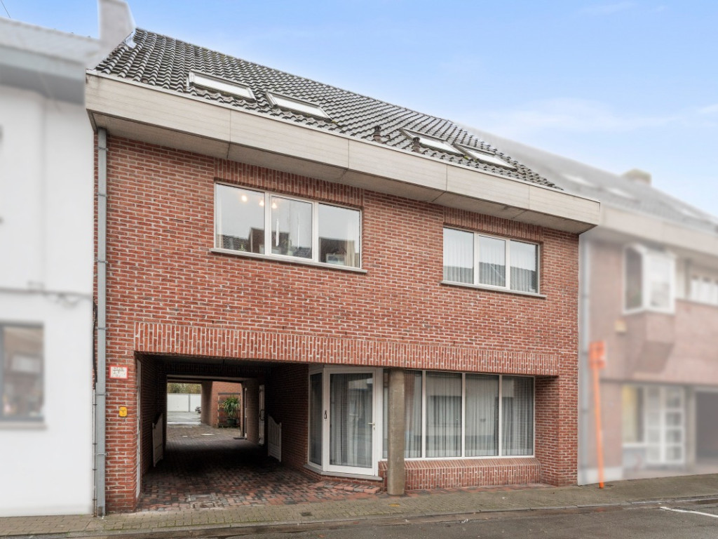 Stationsstraat - 95 - - 9280