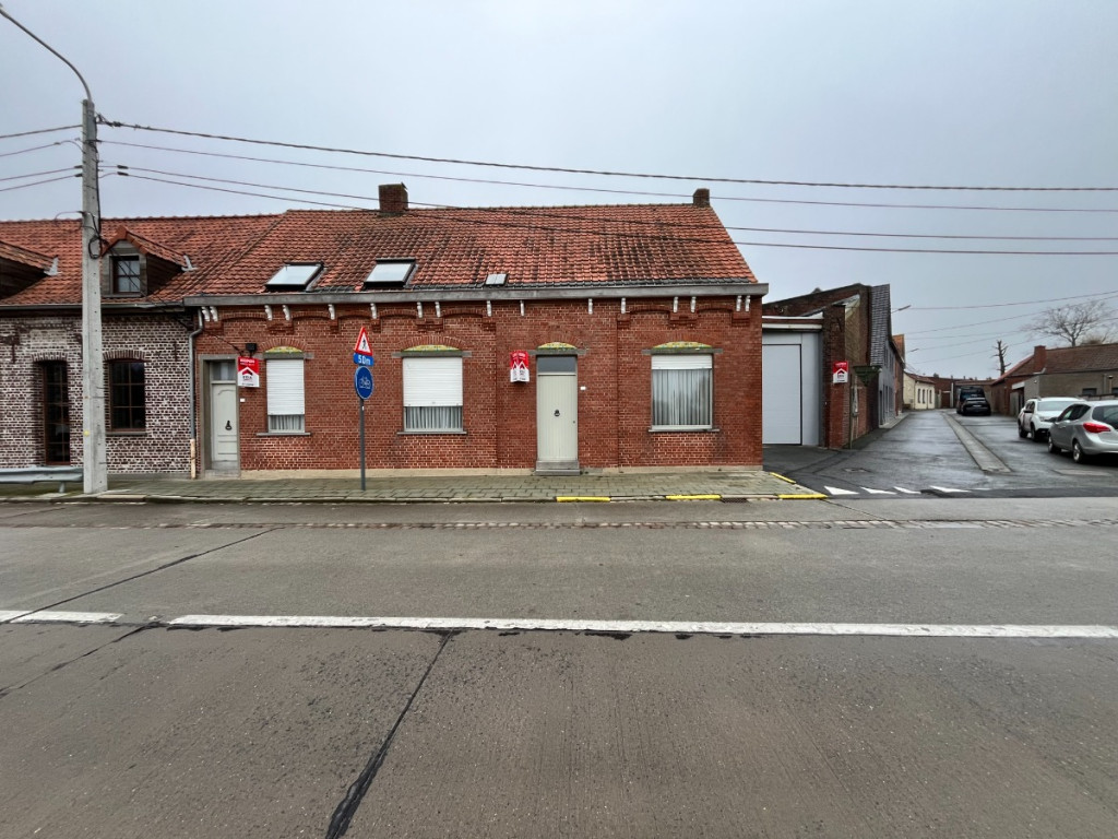 Dadizeelsestraat - 141 & 143 - - 8890