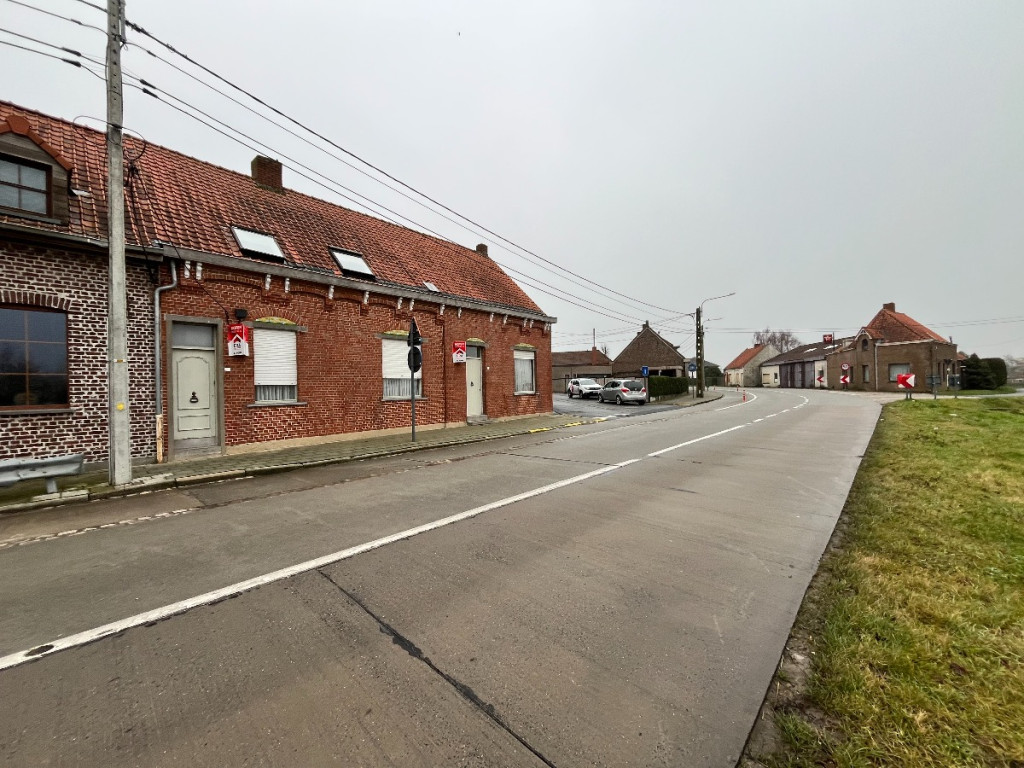 Dadizeelsestraat - 141 & 143 - - 8890