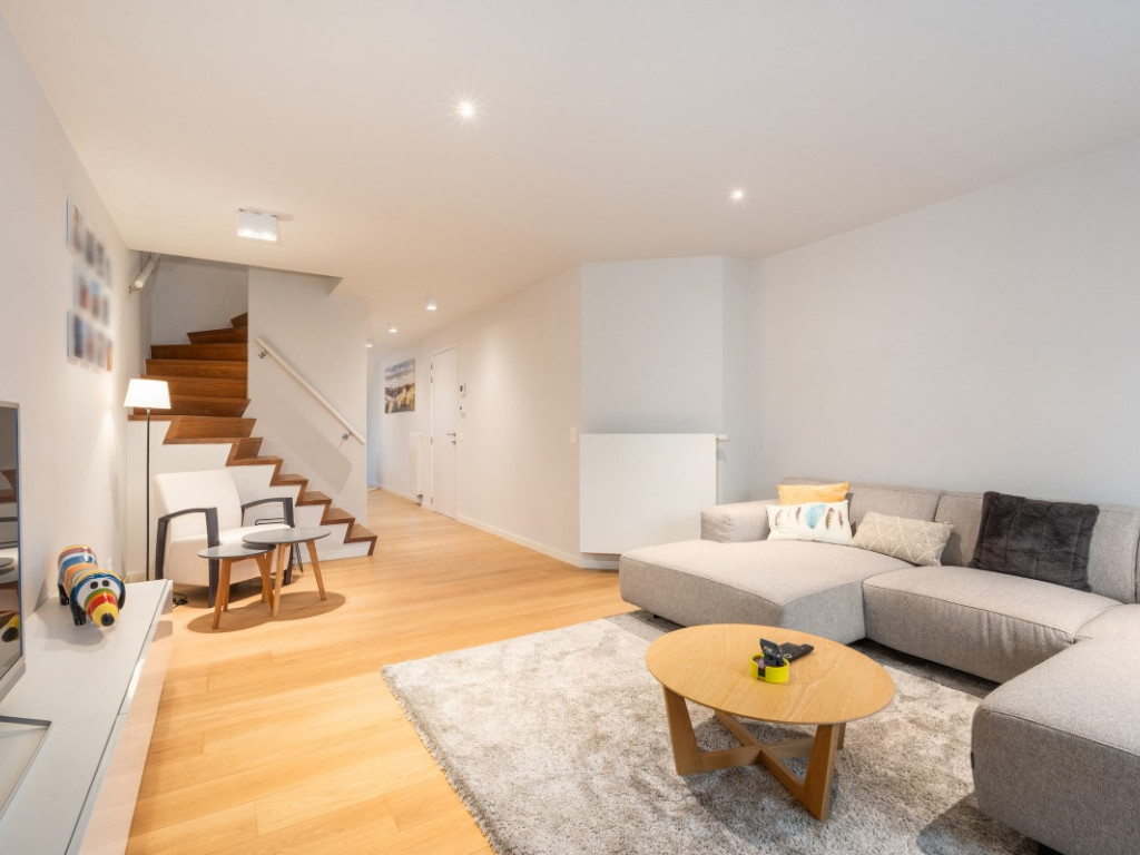 Albert I laan - 245 05.02 - Stuart - 8620