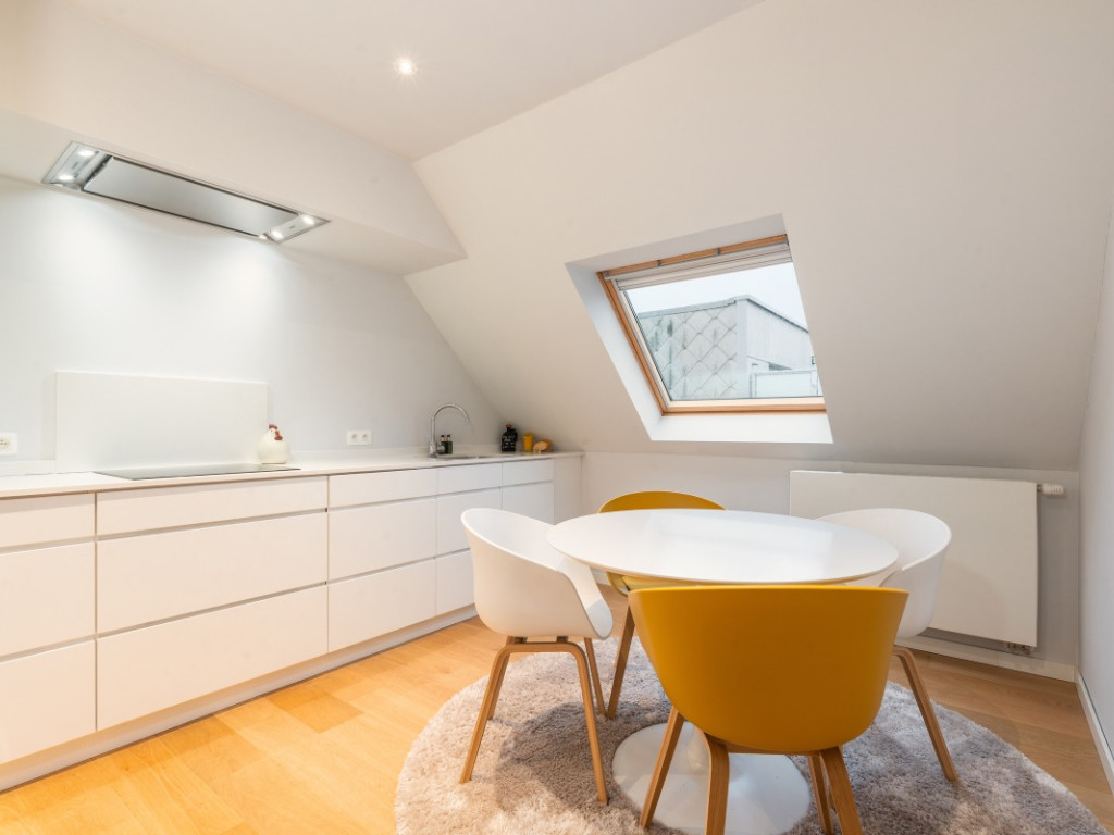 Albert I laan - 245 05.02 - Stuart - 8620