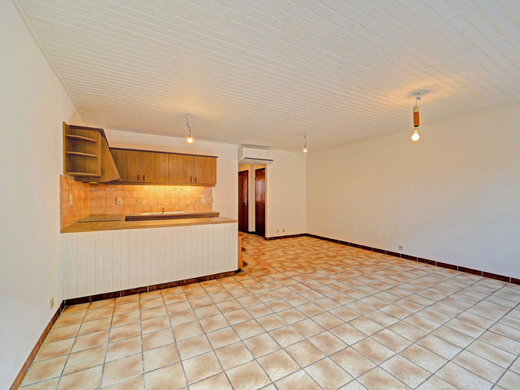 Henri Caronstraat - 21 - - 1560