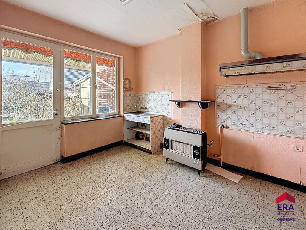 Rue Wouters - 68 - - 5300