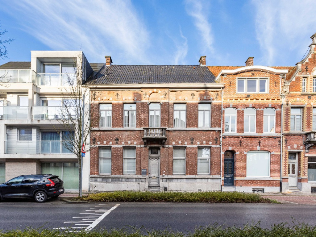 Burgemeester Vandenbogaerdelaan - 18 - - 8870