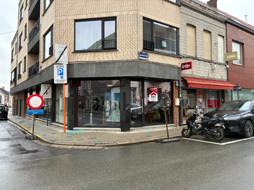 Stationsstraat - 136 - - 8790