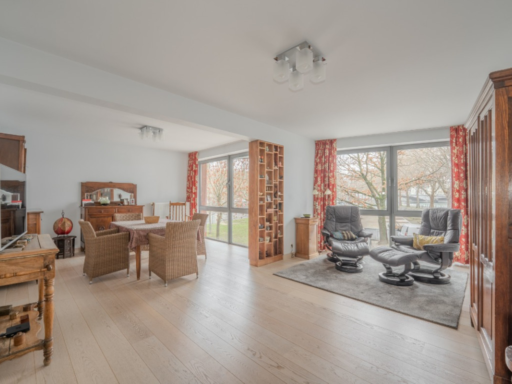 Quai Sainte Barbe - 1 - - 4020