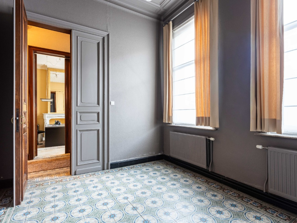 Burgemeester Vandenbogaerdelaan - 18 - z/ grond - 8870