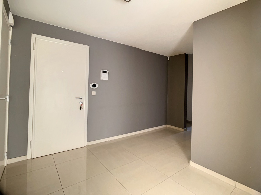 Quai de Compiègne - 28 - 3 - 4500