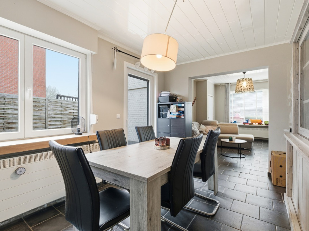 Bunderstraat - 8 - - 9290