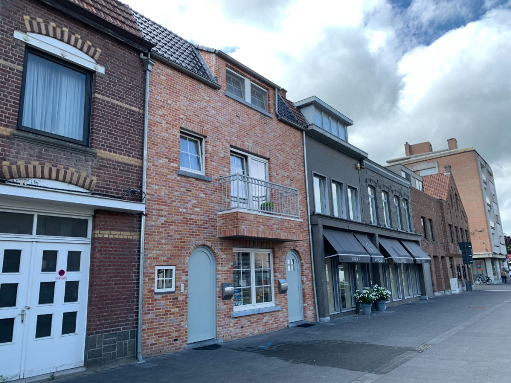 Stationswal - 25 - A - 3960