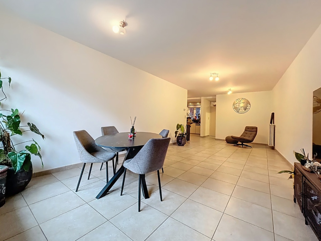 Stationswal - 25 - A - 3960