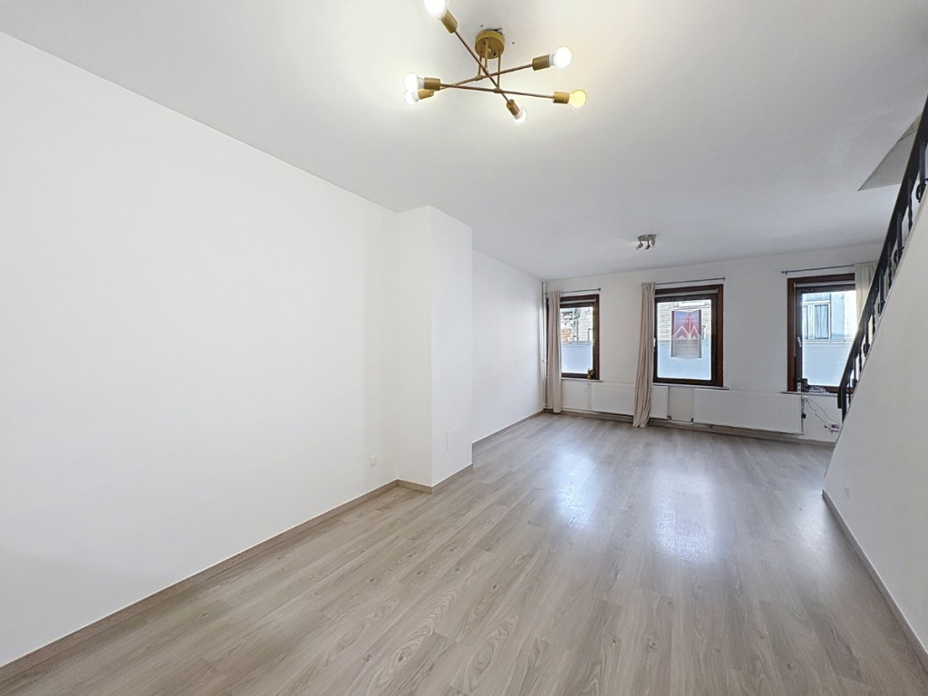 Rue du Chanoine Scarmure - 3 - 2 - 7060