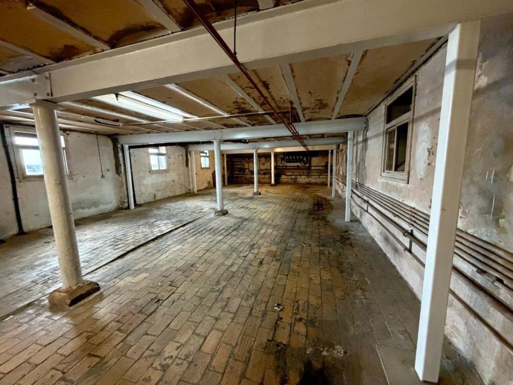 Statiestraat - 109 - - 8980