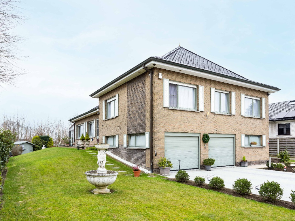 Elzenlaan - 11 - - 8500