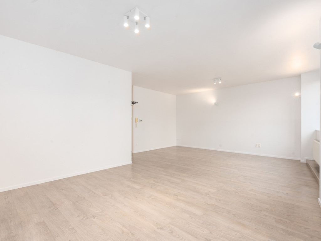 Markt - 27A - - 9140