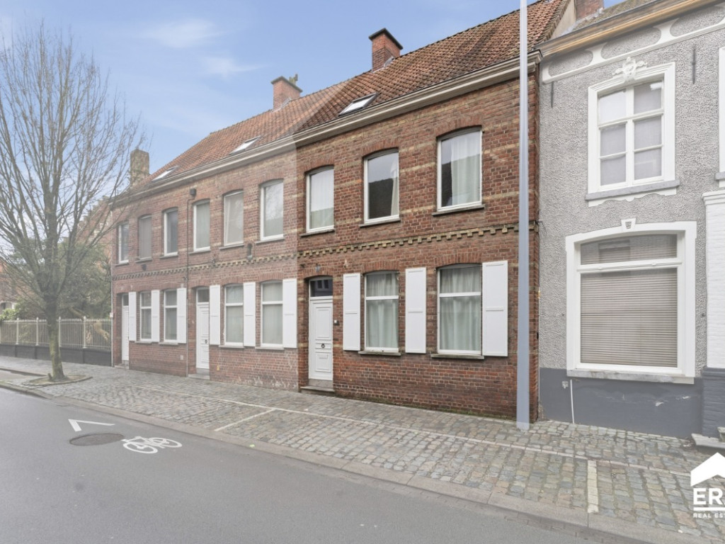 Hoogstraat - 4 - - 8800