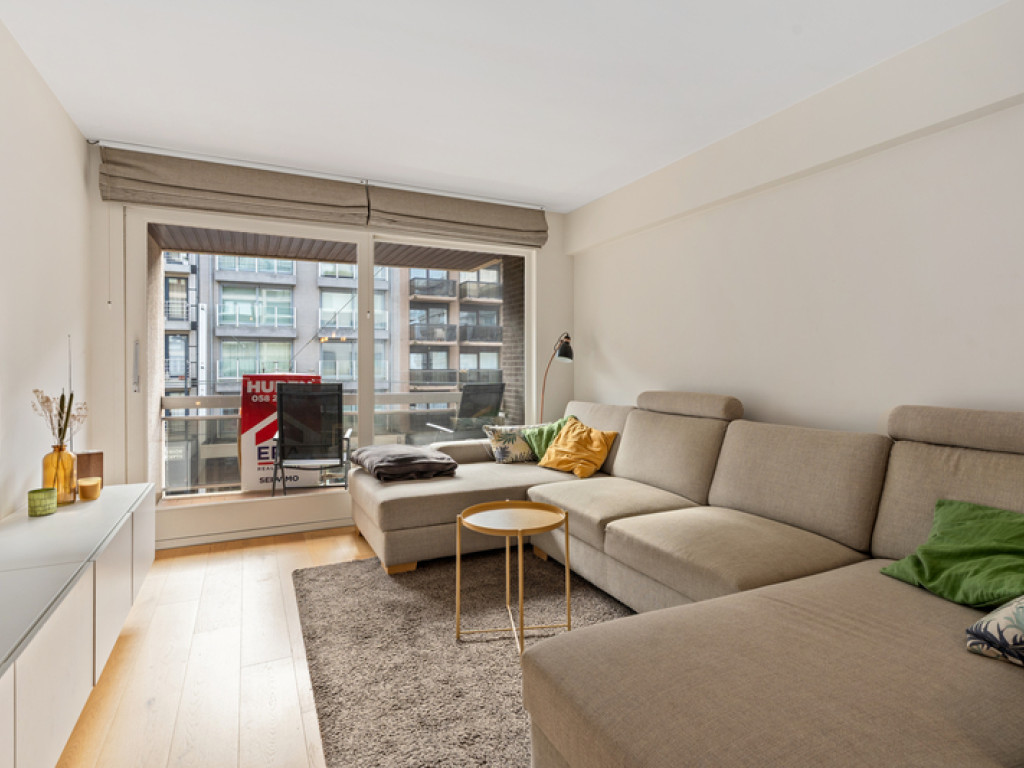 Albert I Laan (res. Strandjutter) - 99 - - 8670