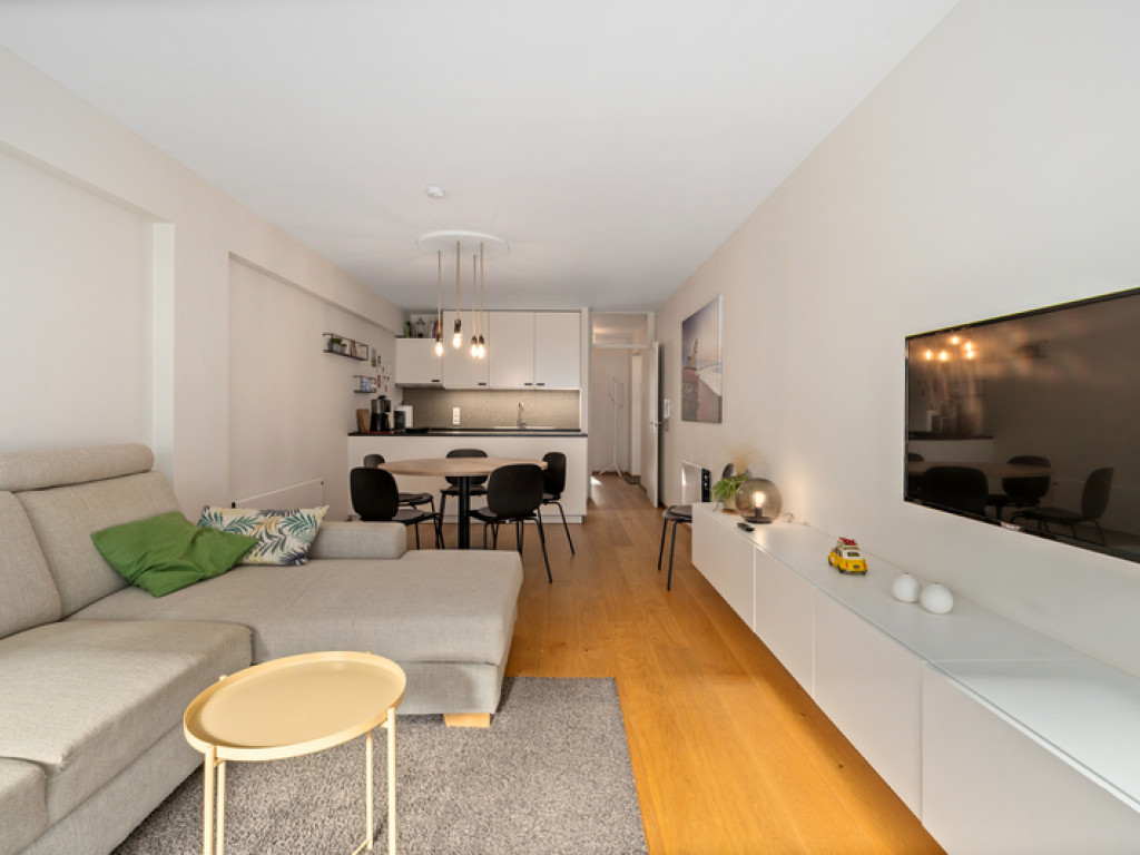 Albert I Laan (res. Strandjutter) - 99 - - 8670