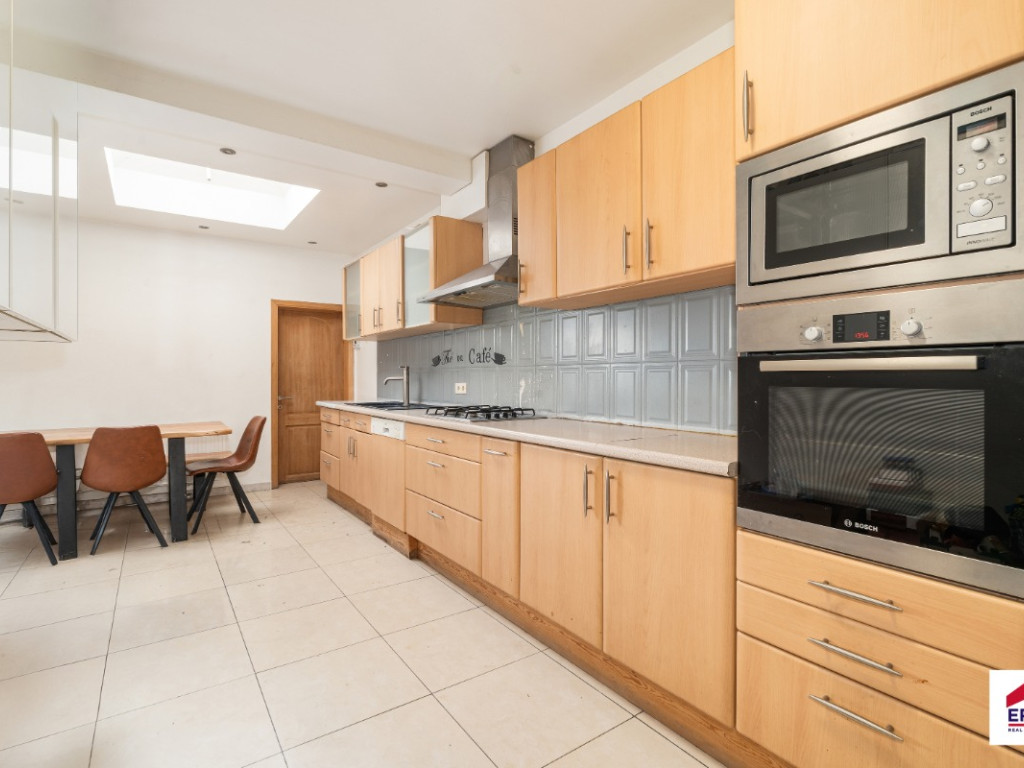 Essenestraat - 19 - - 1740