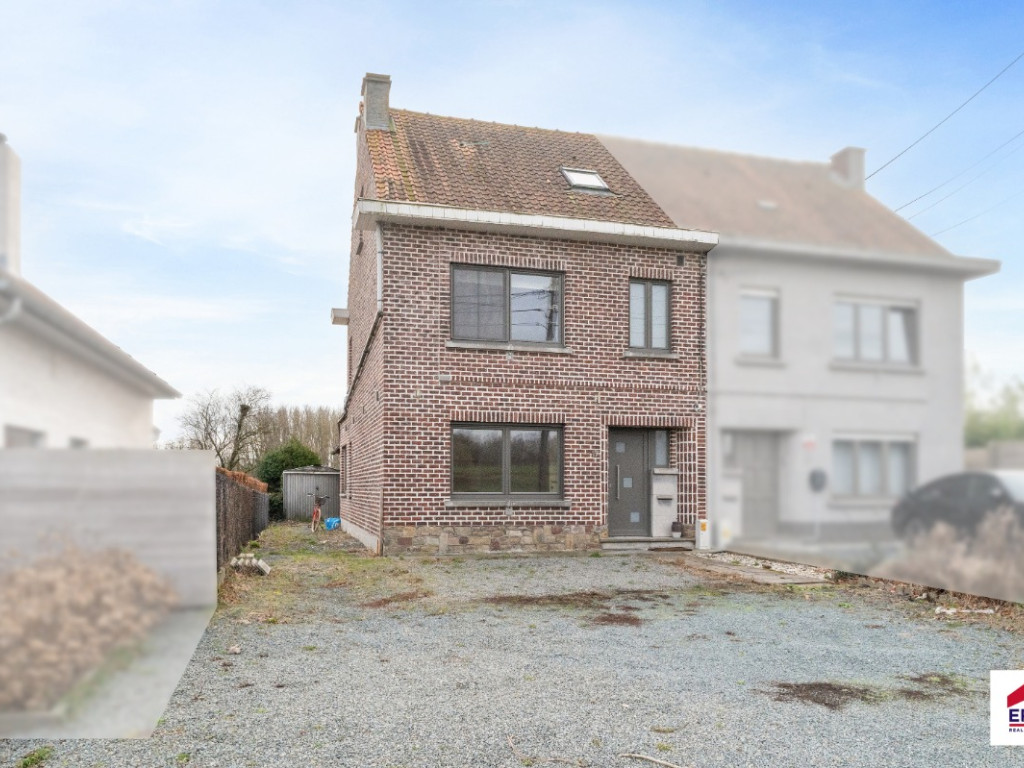 Essenestraat - 19 - - 1740