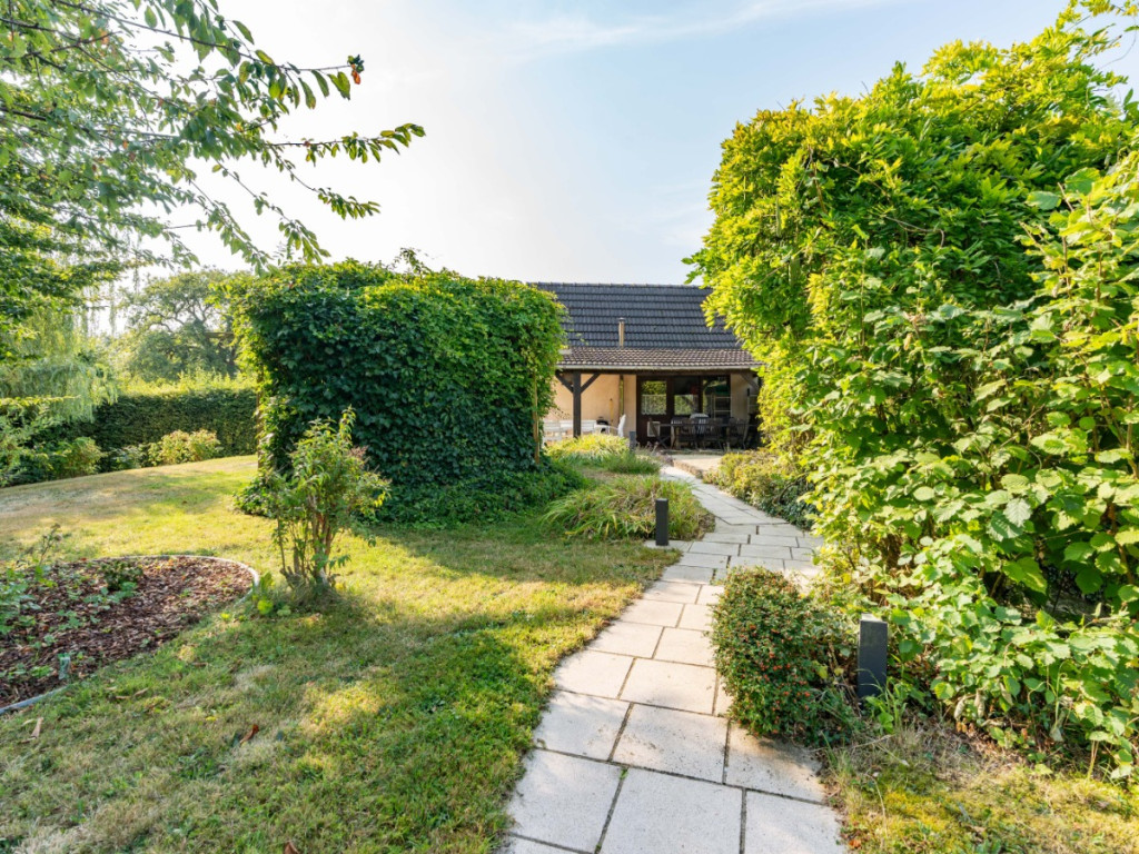 Rue Saint-Denis - 4 - - 6700