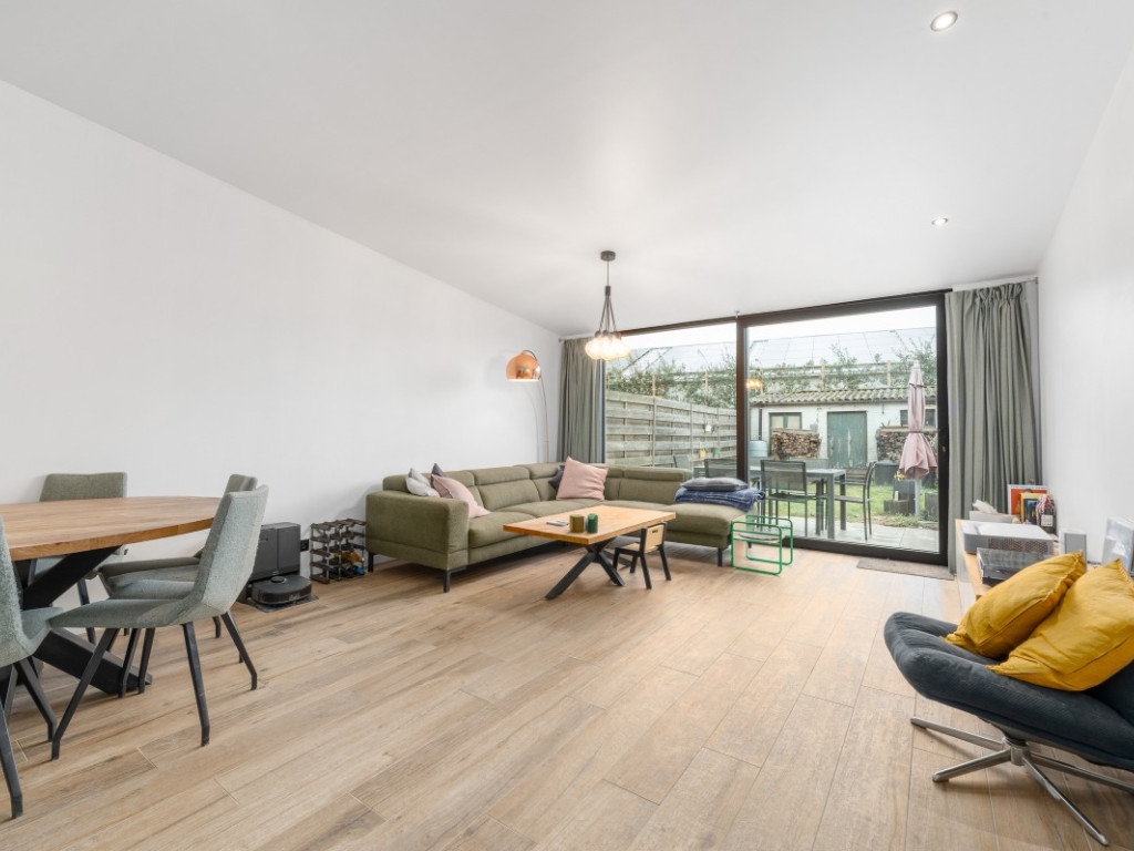 Kruisbeeldstraat - 21 - - 9220