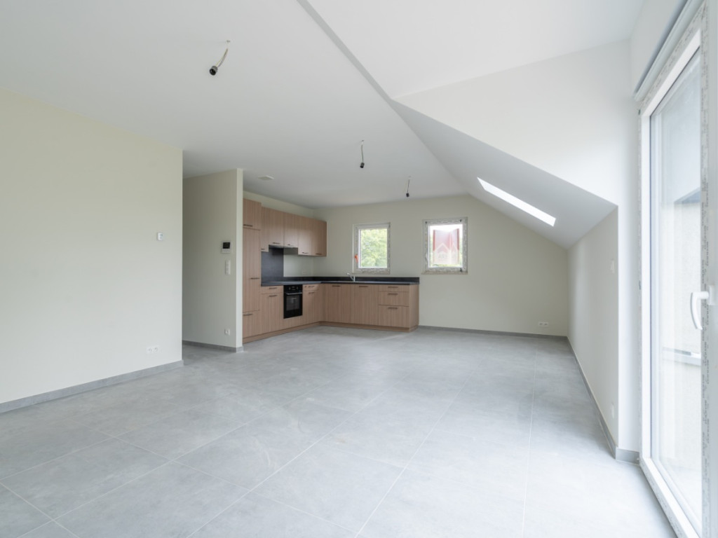 Route de Neufchâteau - 410 - 022 - 6700