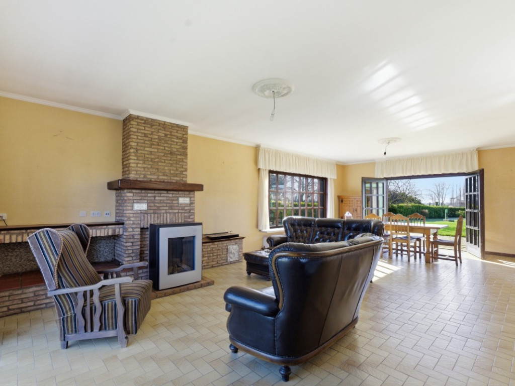 Burgweg - 24 - - 8647