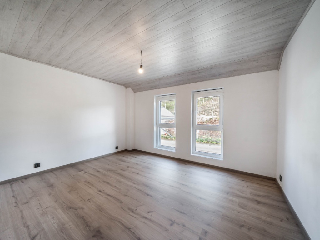 Rue de la Station - 70 - B - 5555