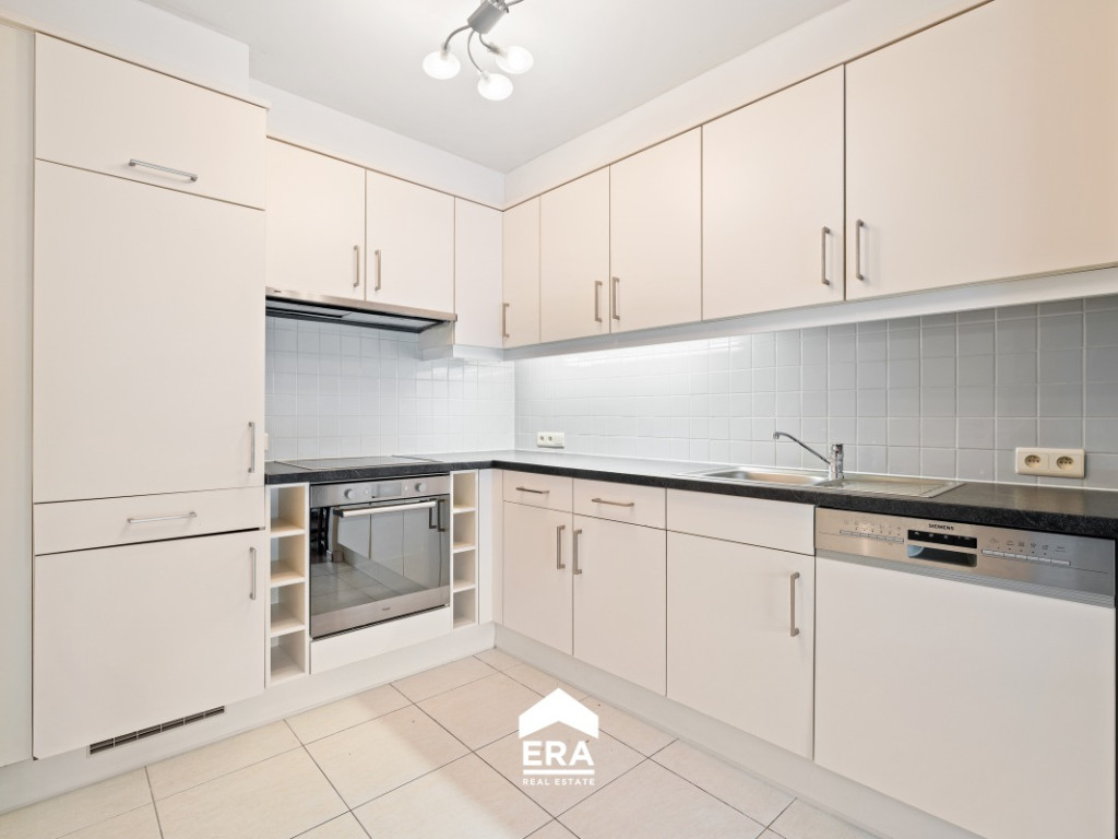 Stationsstraat - 27 - - 9900