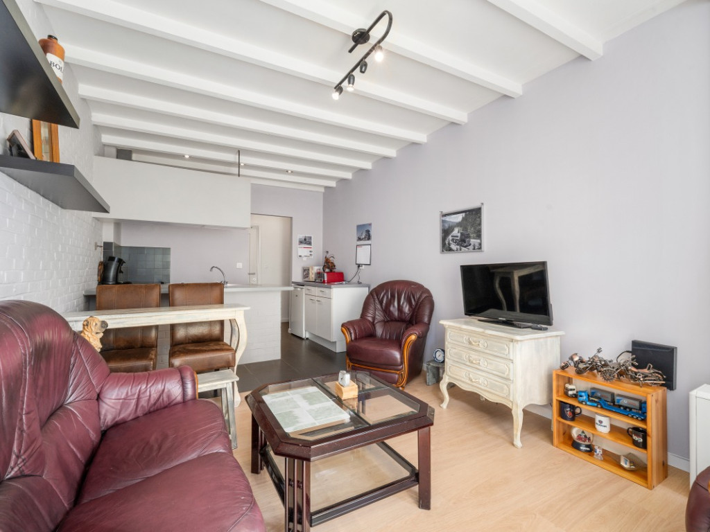 Stationsstraat - 103 - 1 - 9280