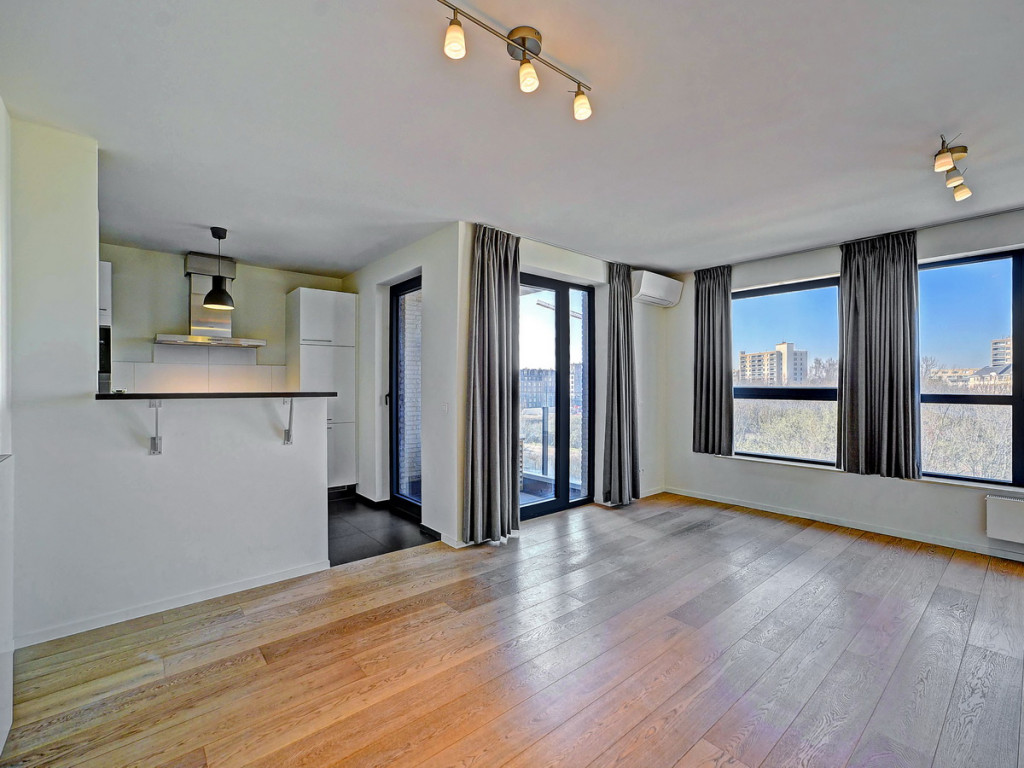 Allée Louise Van den Plas - 1 - D53 - 1200