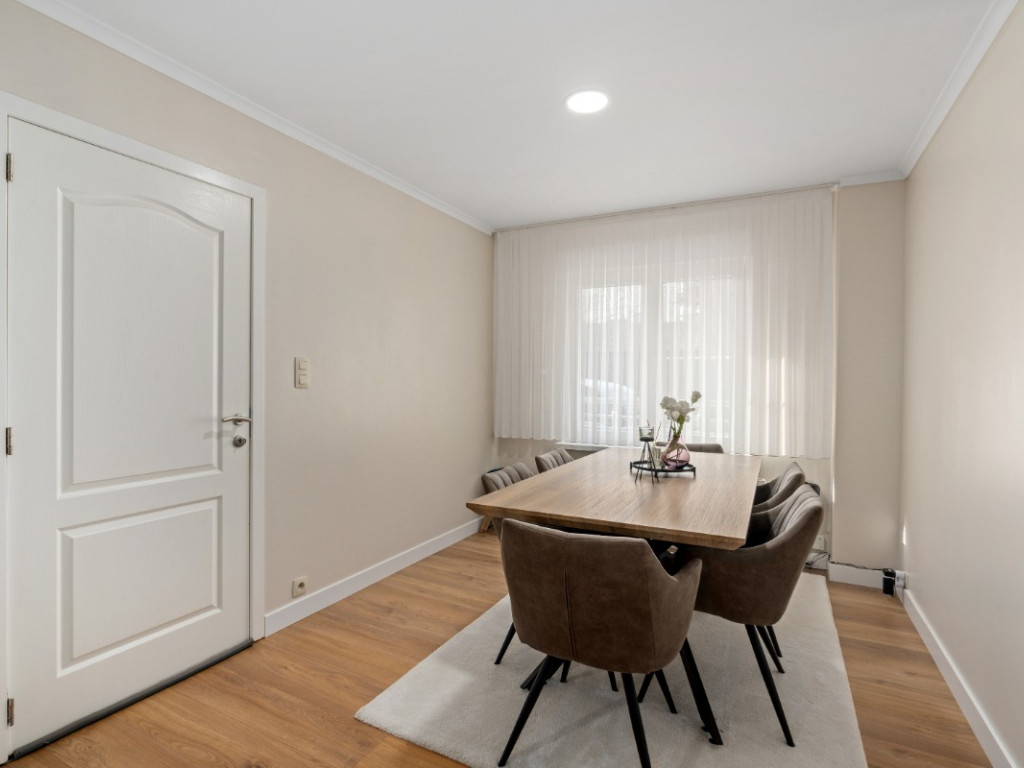 de Neufforgestraat - 15 - - 1830