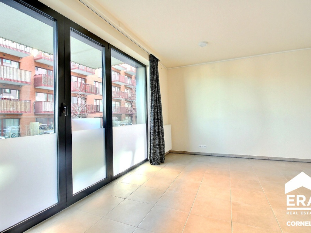 Avenue des Lilas - 28 - 01 - 1070