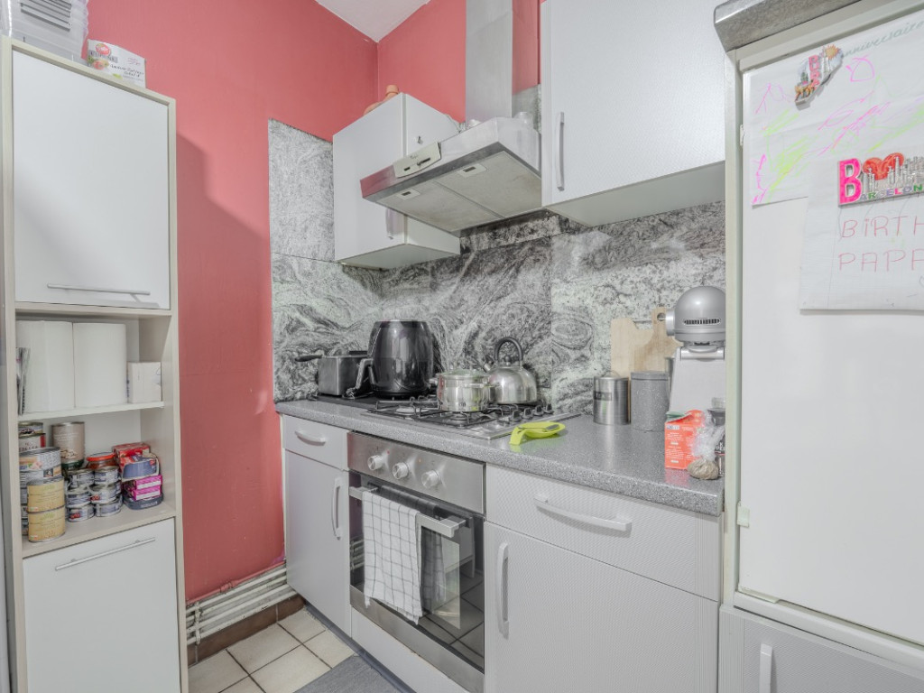 Rue Large Voie - 147 - 001 - 4040