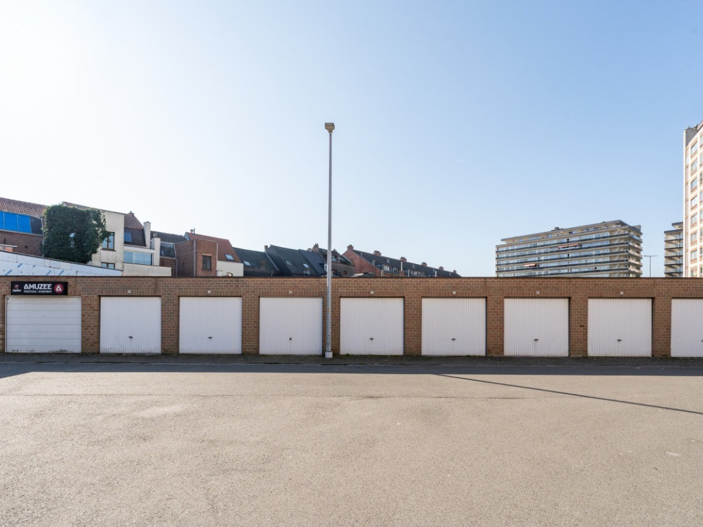 Stationsstraat - 1 - GARAGE 8 - 9200