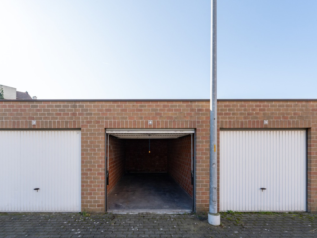 Stationsstraat - 1 - GARAGE 4 - 9200