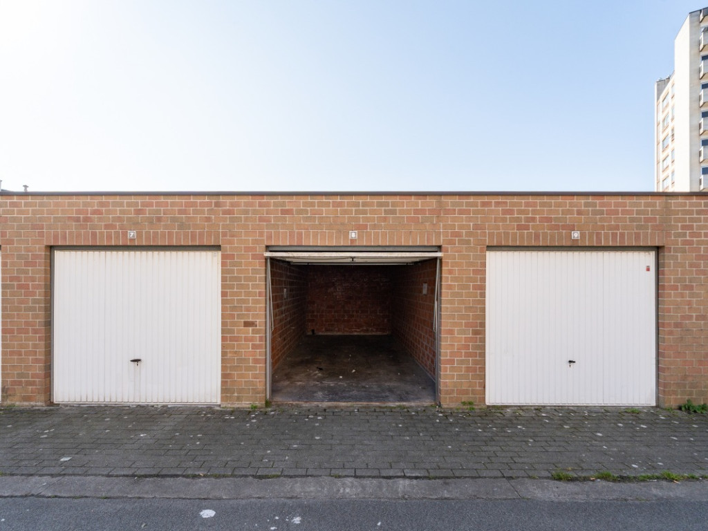Stationsstraat - 1 - GARAGE 8 - 9200