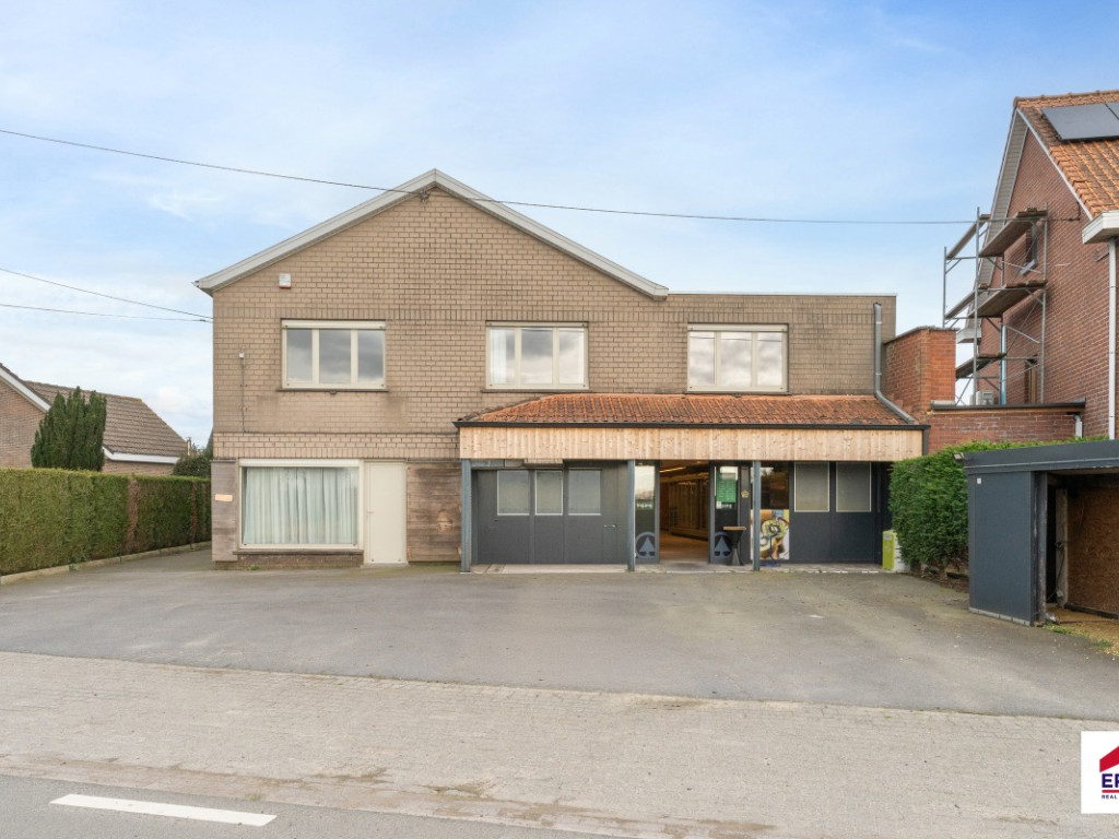 Statiestraat - 121 - - 8720