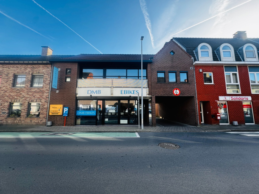 Stationsstraat - 98 - - 8880